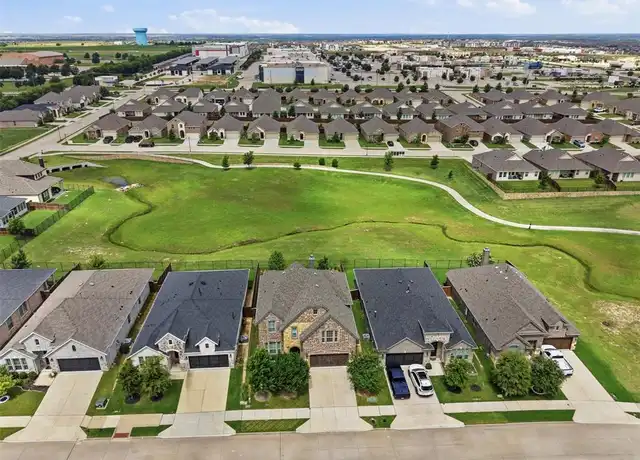 Residential roofing neighborhoods near Bicentennial Park in Crowley TX 76036