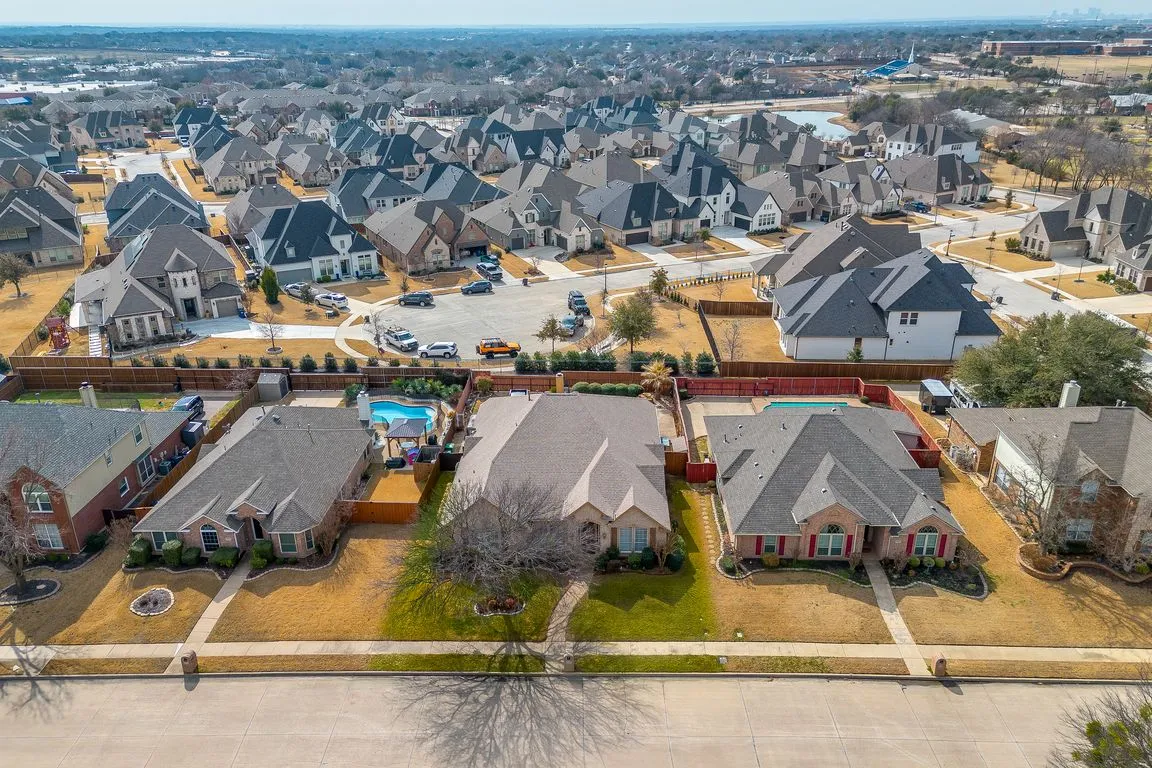 Upscale residential homes in Keller TX 76248 near Hidden Lakes and Bear Creek Park